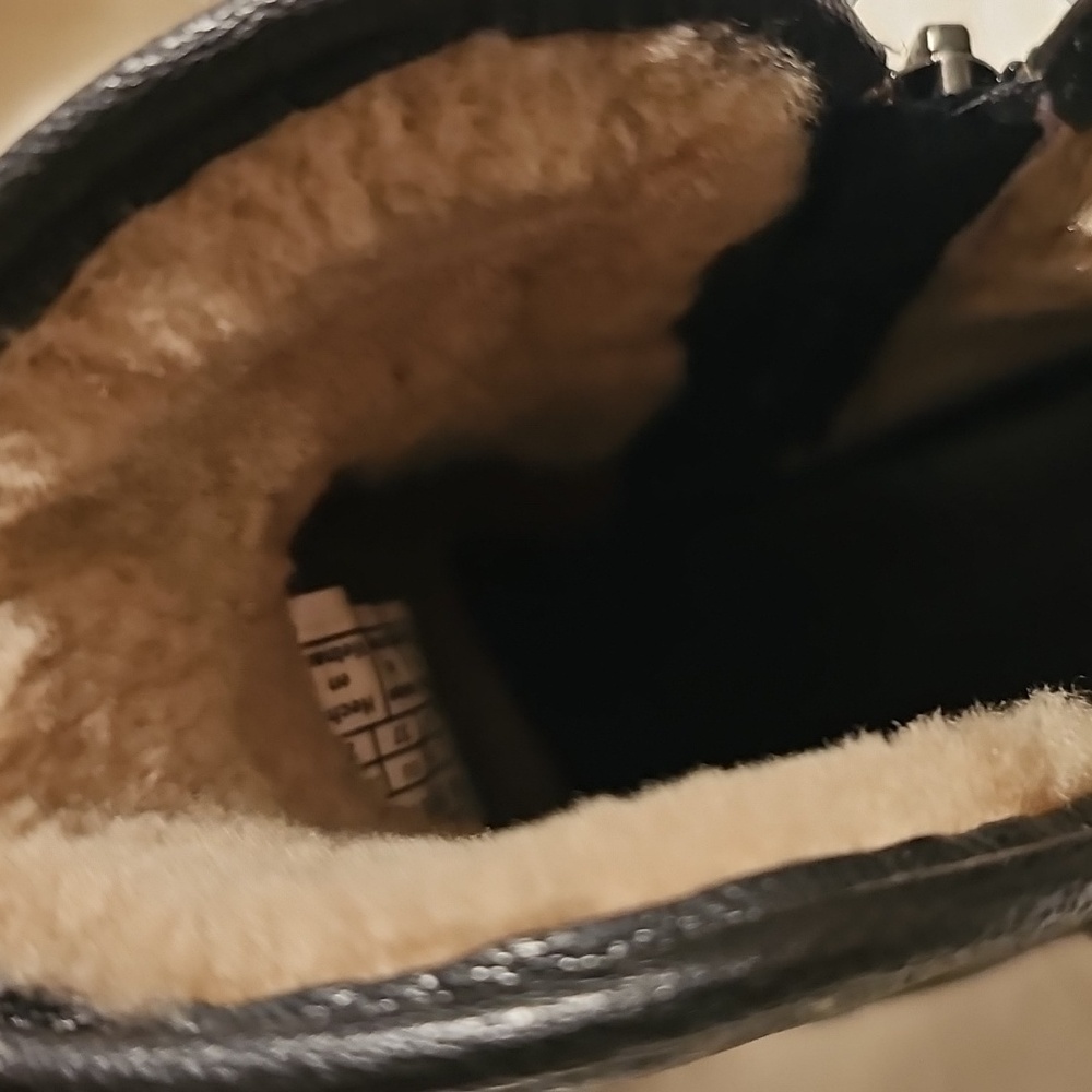 Ugg W Cam II black leather boot size 6 - Picture 3 of 10